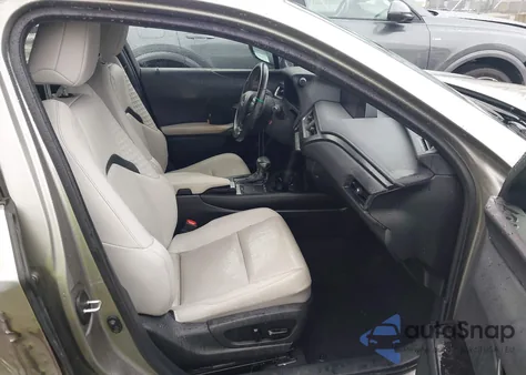 2020 Lexus Ux 200 z USA, uszkodzony, nr VIN JTHX3JBH9L2031446